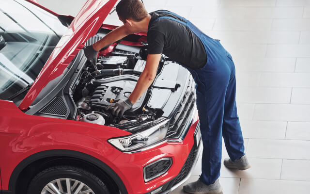 Do’s & Don’ts when you are trying to change flat tires of your car